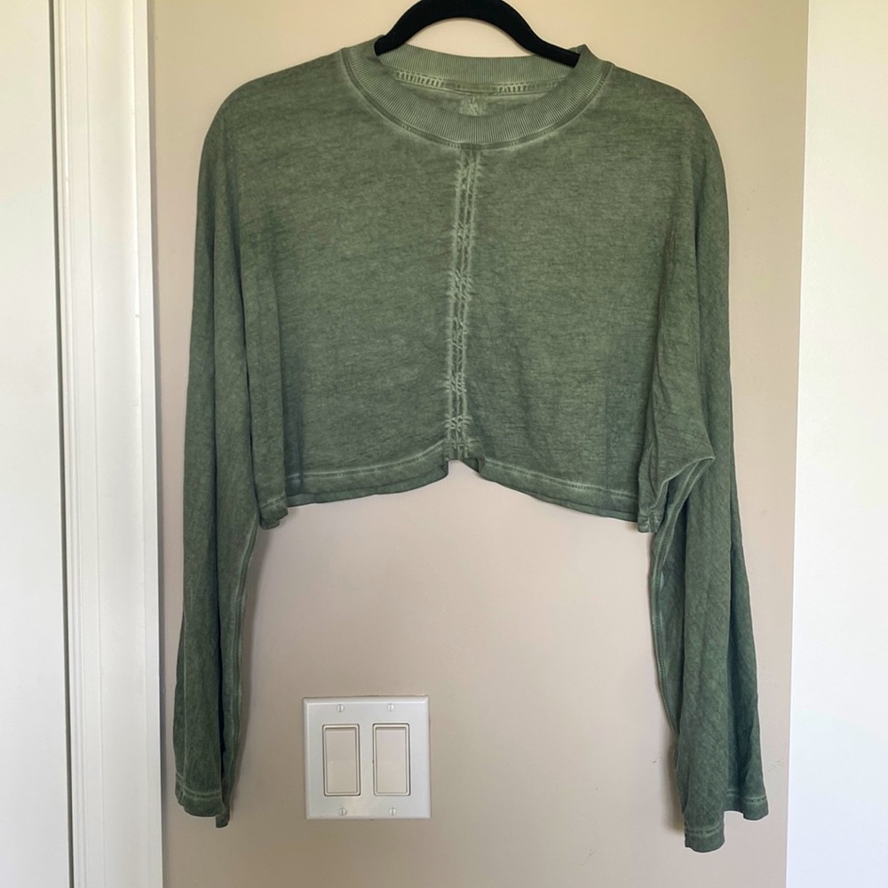 lululemon bell sleeve crop top!